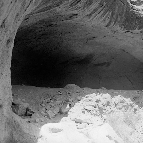 Photograph of entrance to Native American ceremonial cave